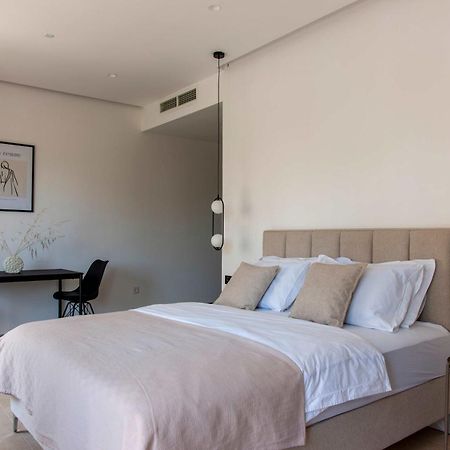 Soho Suites Бар Екстериор снимка