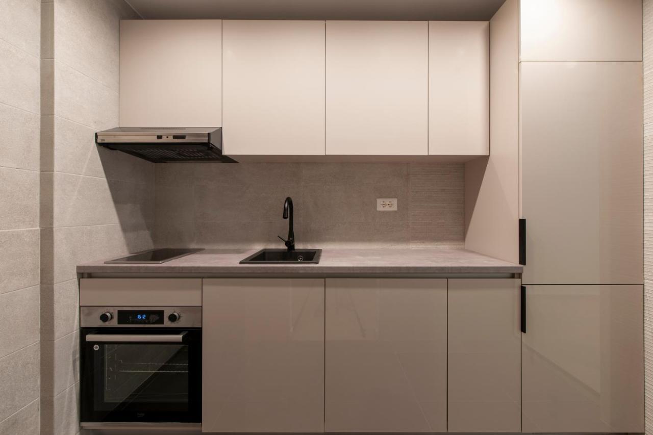 Soho Suites Бар Екстериор снимка