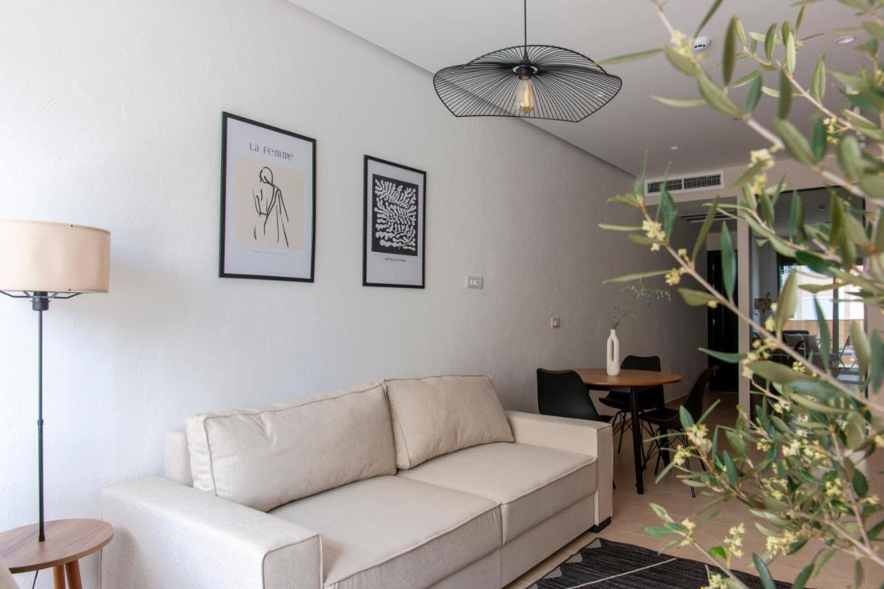 Soho Suites Бар Екстериор снимка