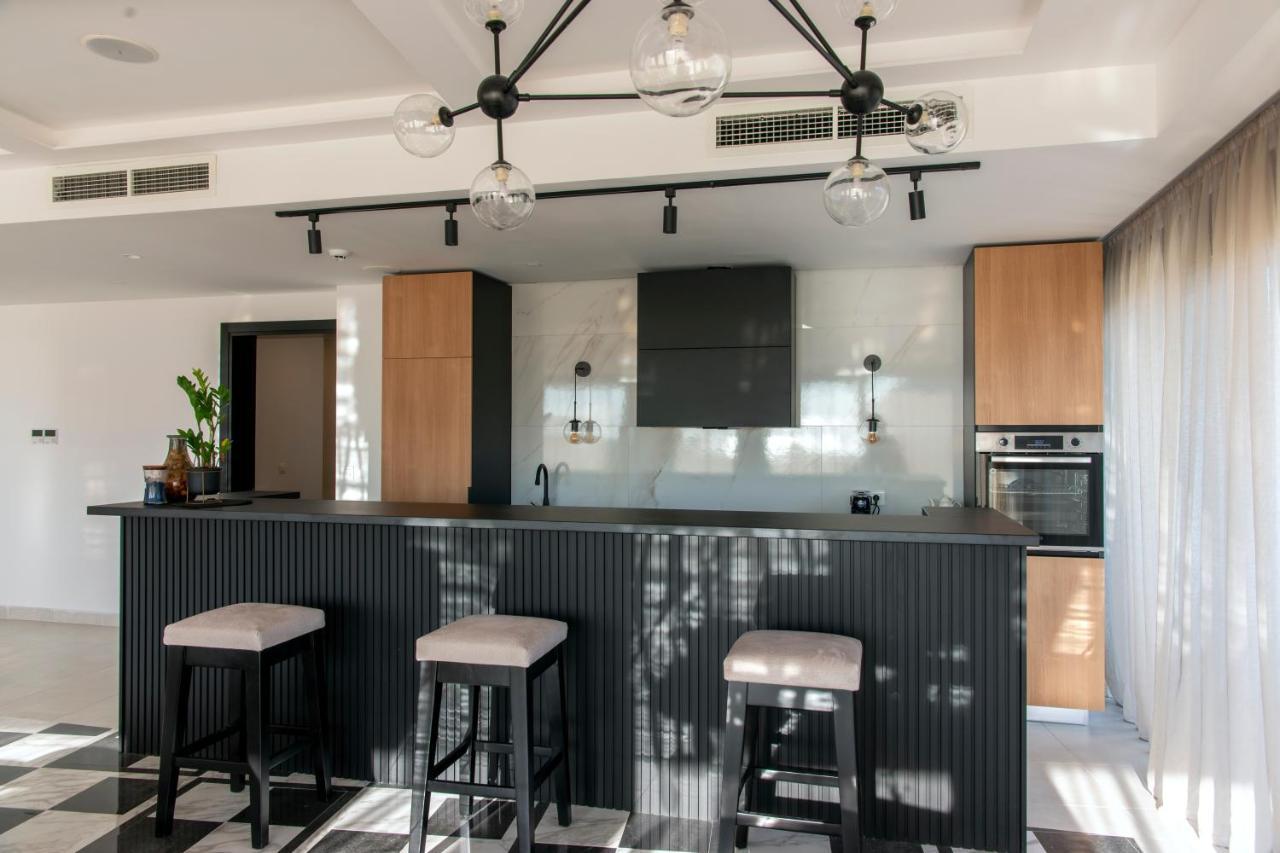 Soho Suites Бар Екстериор снимка