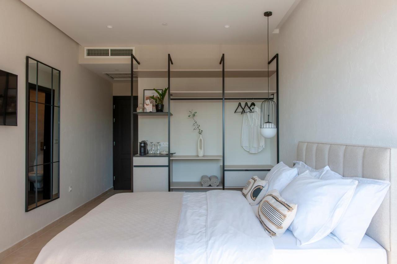 Soho Suites Бар Екстериор снимка