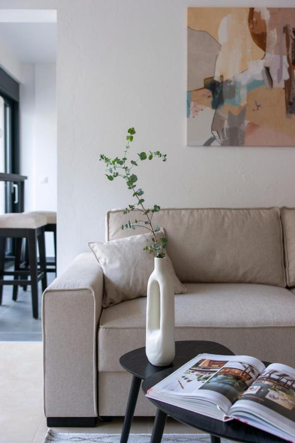 Soho Suites Бар Екстериор снимка