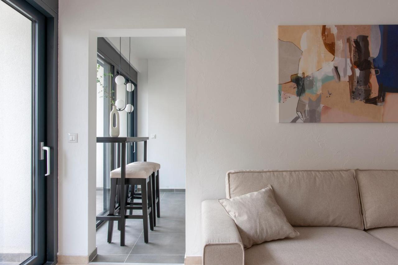 Soho Suites Бар Екстериор снимка