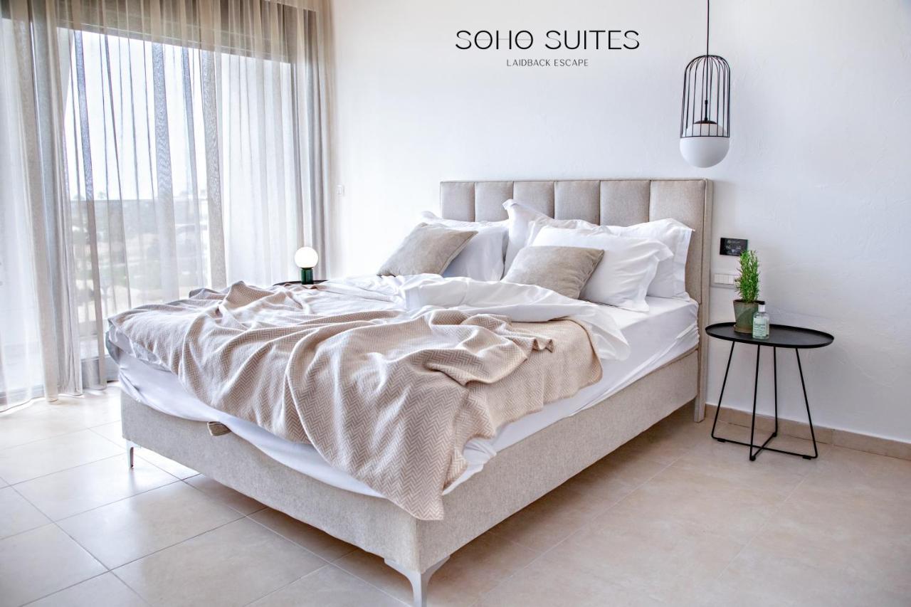 Soho Suites Бар Екстериор снимка