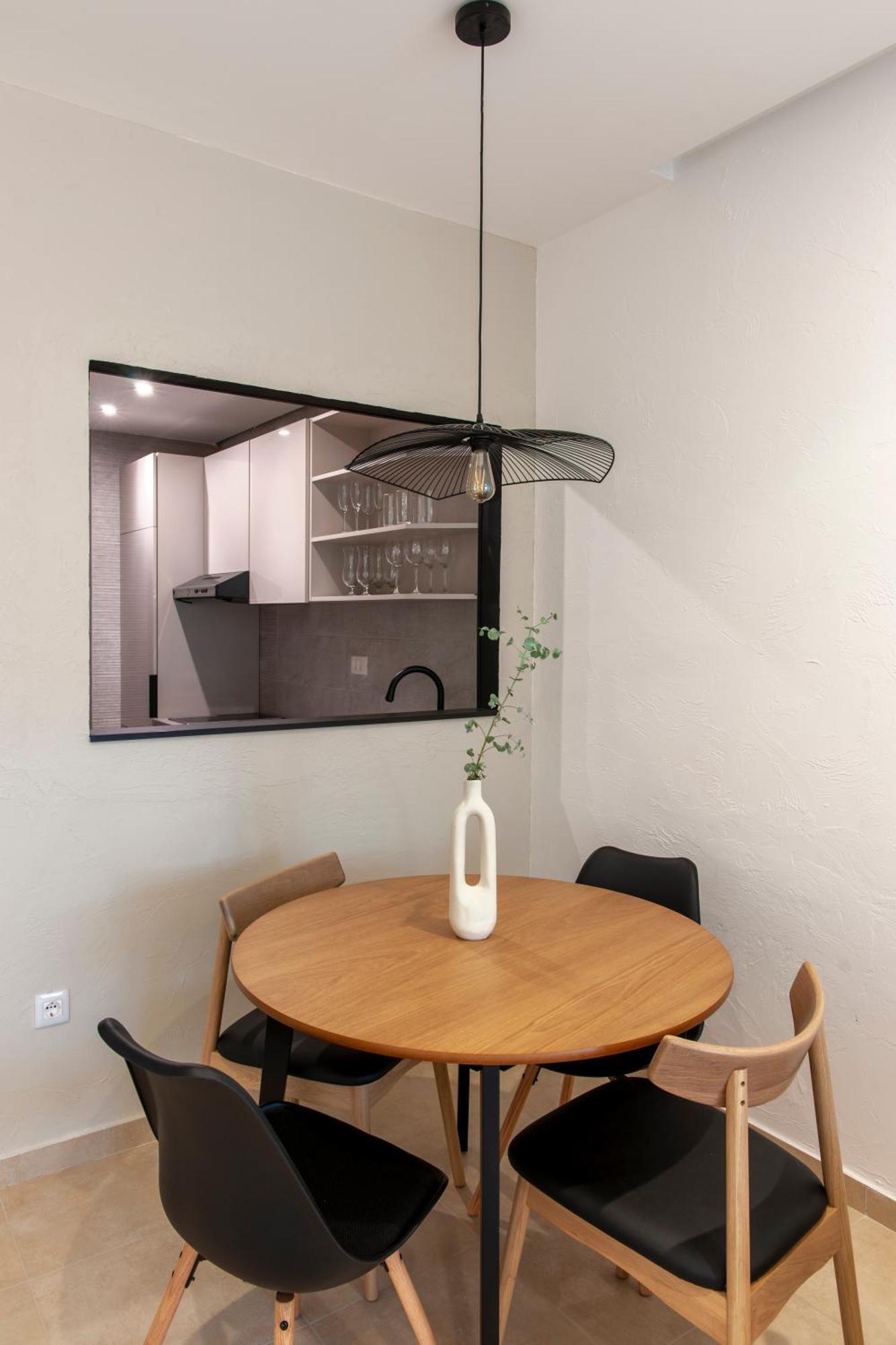 Soho Suites Бар Екстериор снимка
