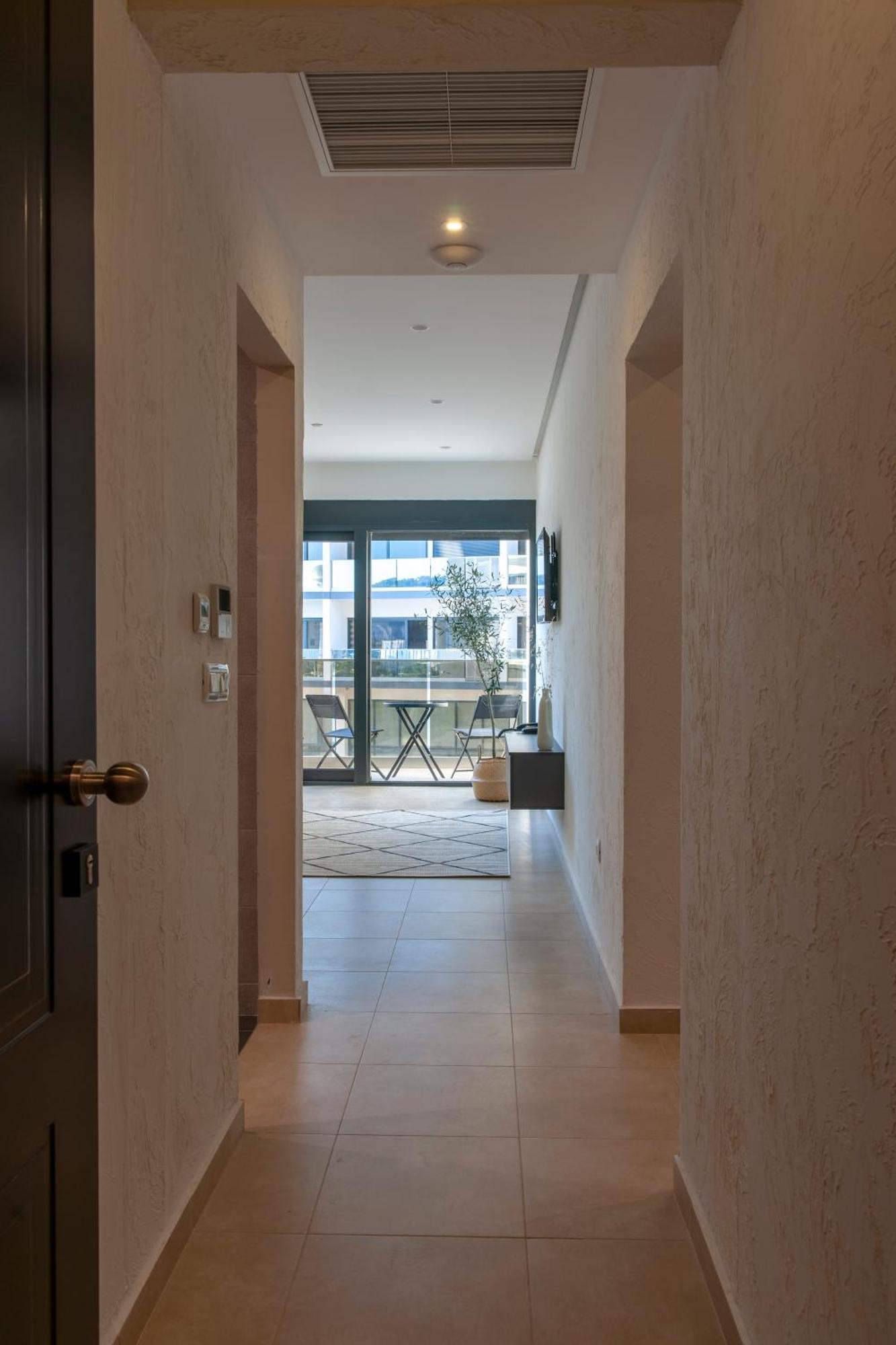 Soho Suites Бар Екстериор снимка